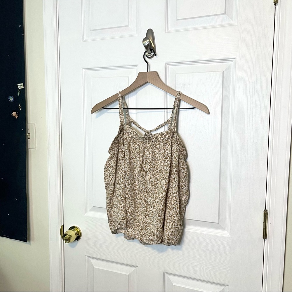 ✧･ﾟold navy floral tank